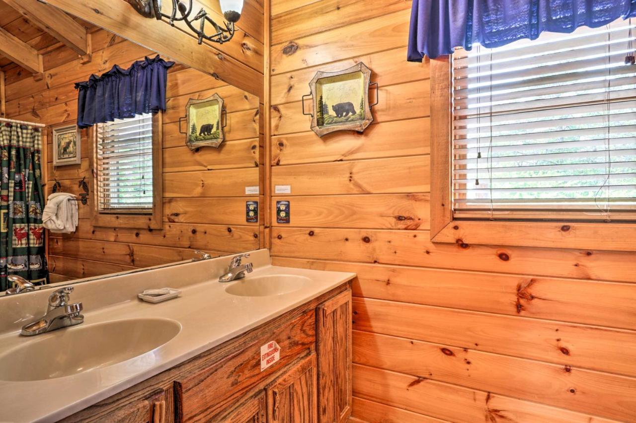 Pigeon Forge Getaway With Covered Patio And Hot Tub! Eksteriør bilde