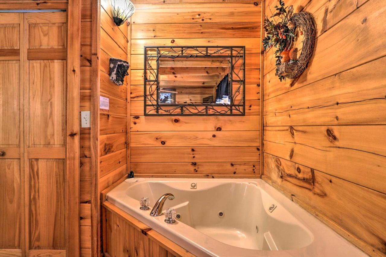 Pigeon Forge Getaway With Covered Patio And Hot Tub! Eksteriør bilde