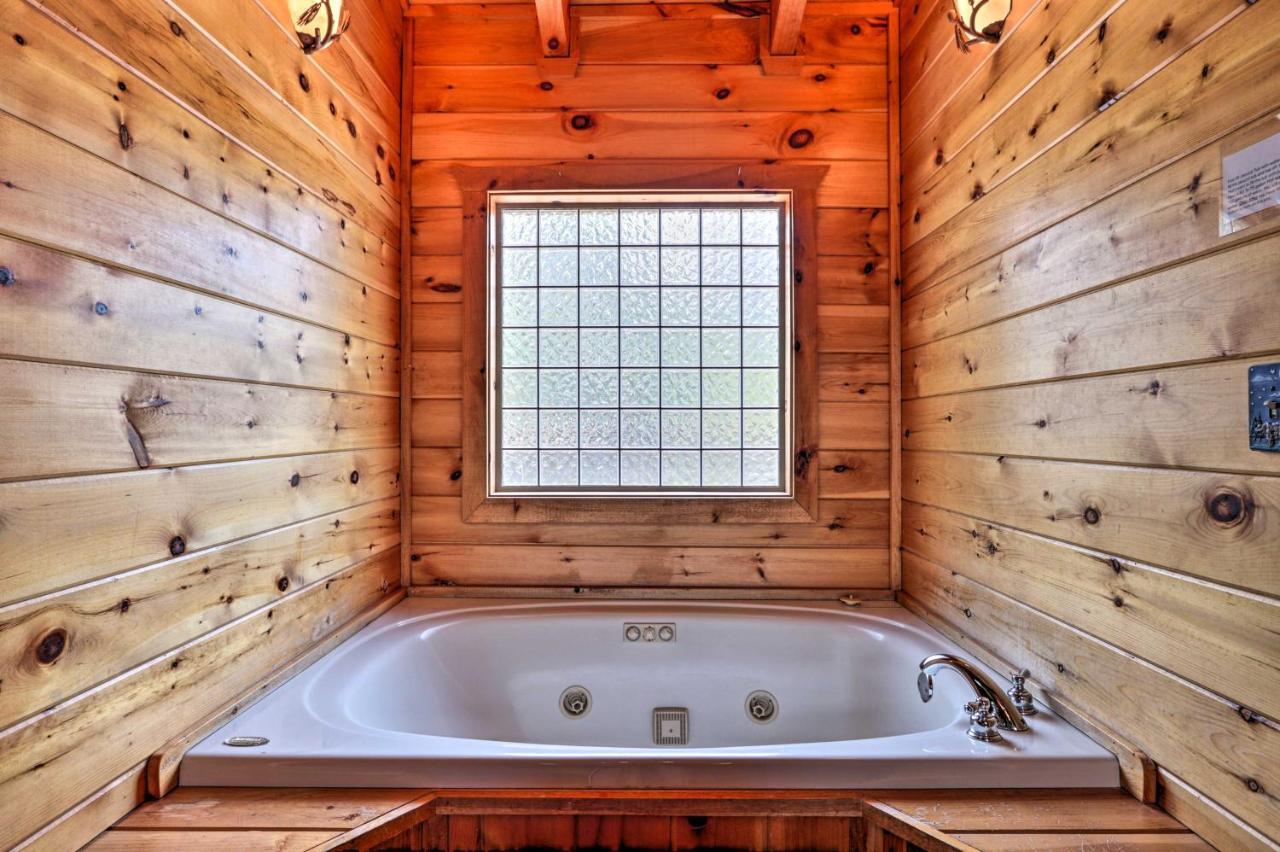 Pigeon Forge Getaway With Covered Patio And Hot Tub! Eksteriør bilde