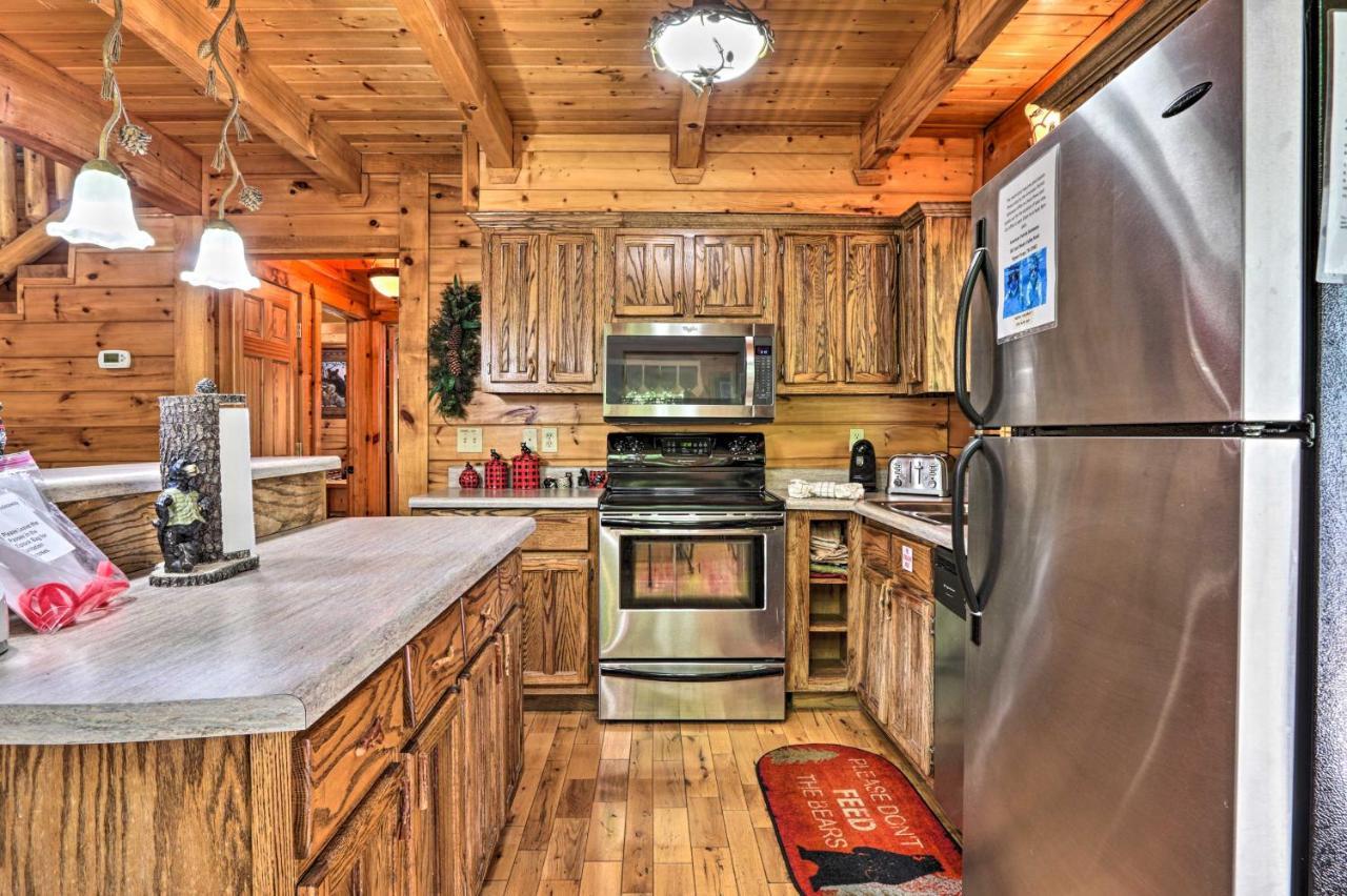 Pigeon Forge Getaway With Covered Patio And Hot Tub! Eksteriør bilde