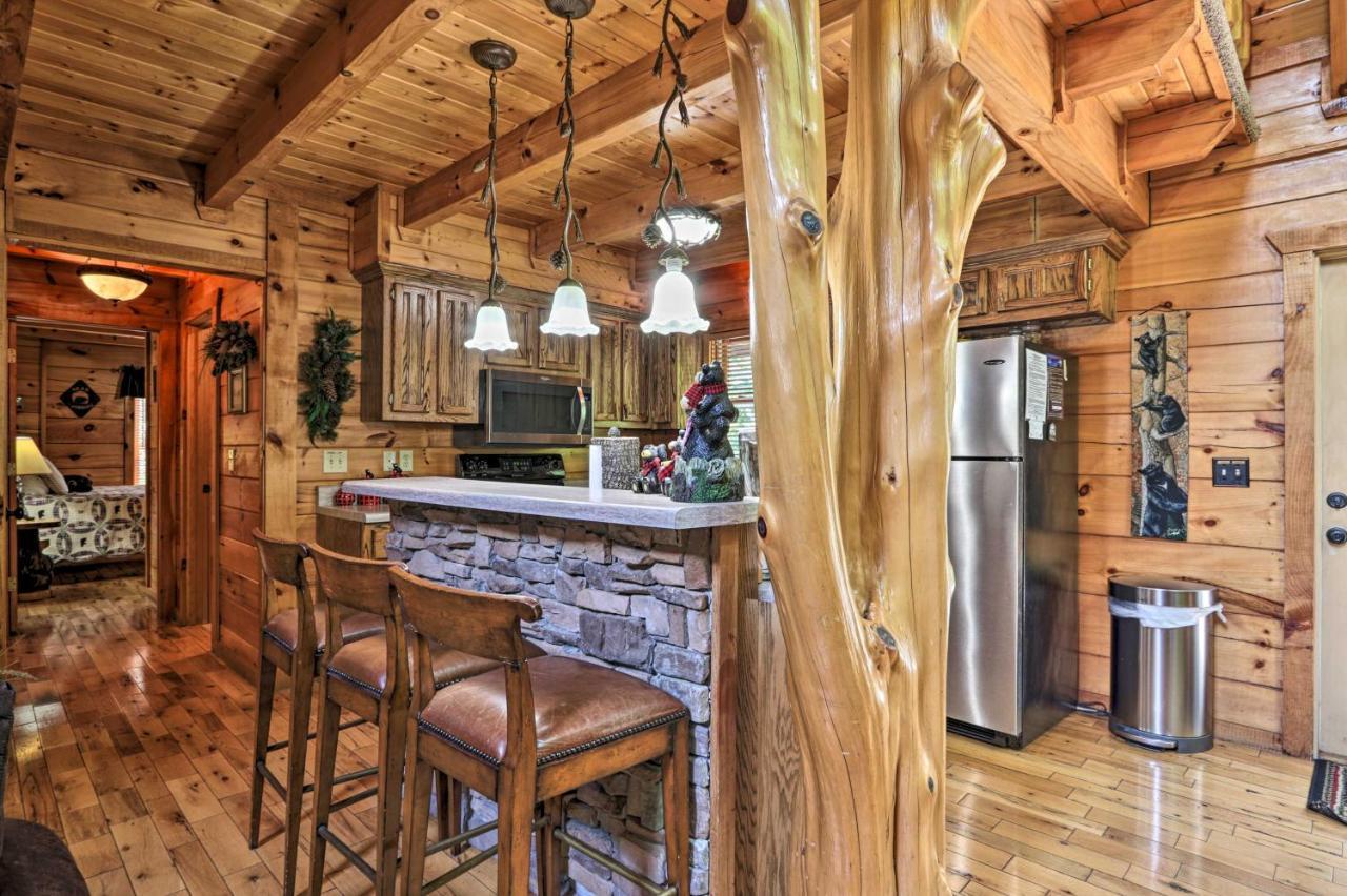 Pigeon Forge Getaway With Covered Patio And Hot Tub! Eksteriør bilde