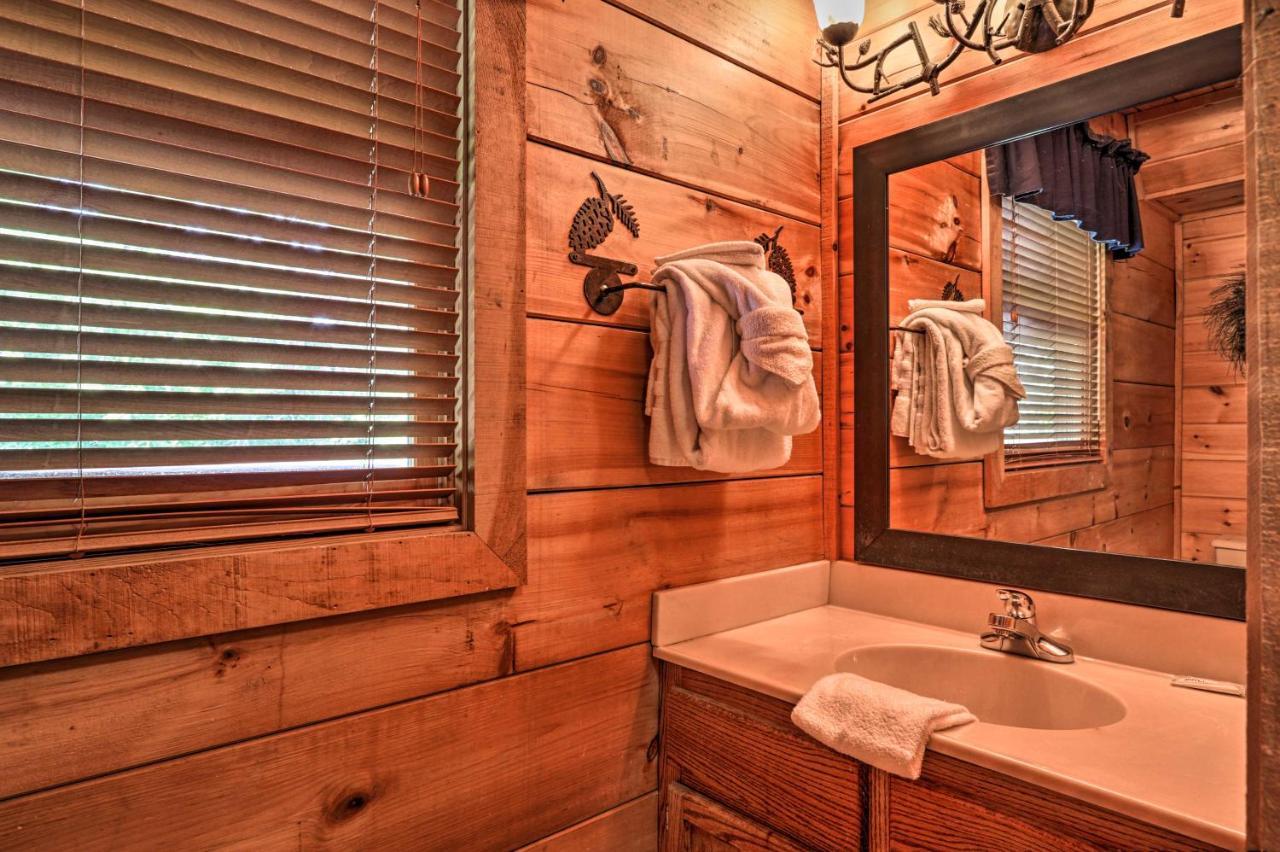 Pigeon Forge Getaway With Covered Patio And Hot Tub! Eksteriør bilde